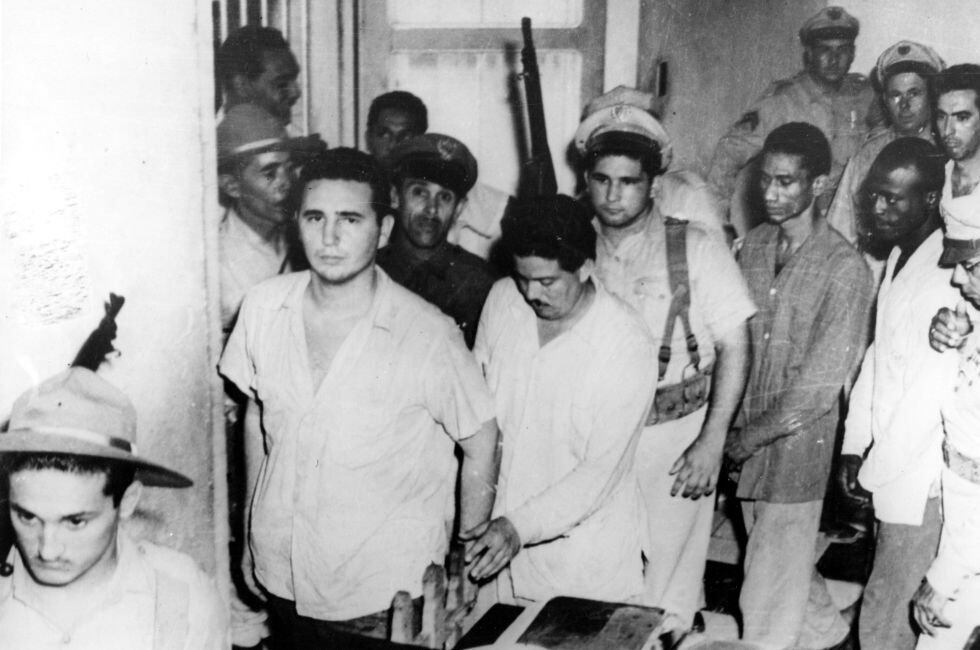 Fidel Castro y el resto de los sobrevivientes detenidos. (Foto: Archivo)