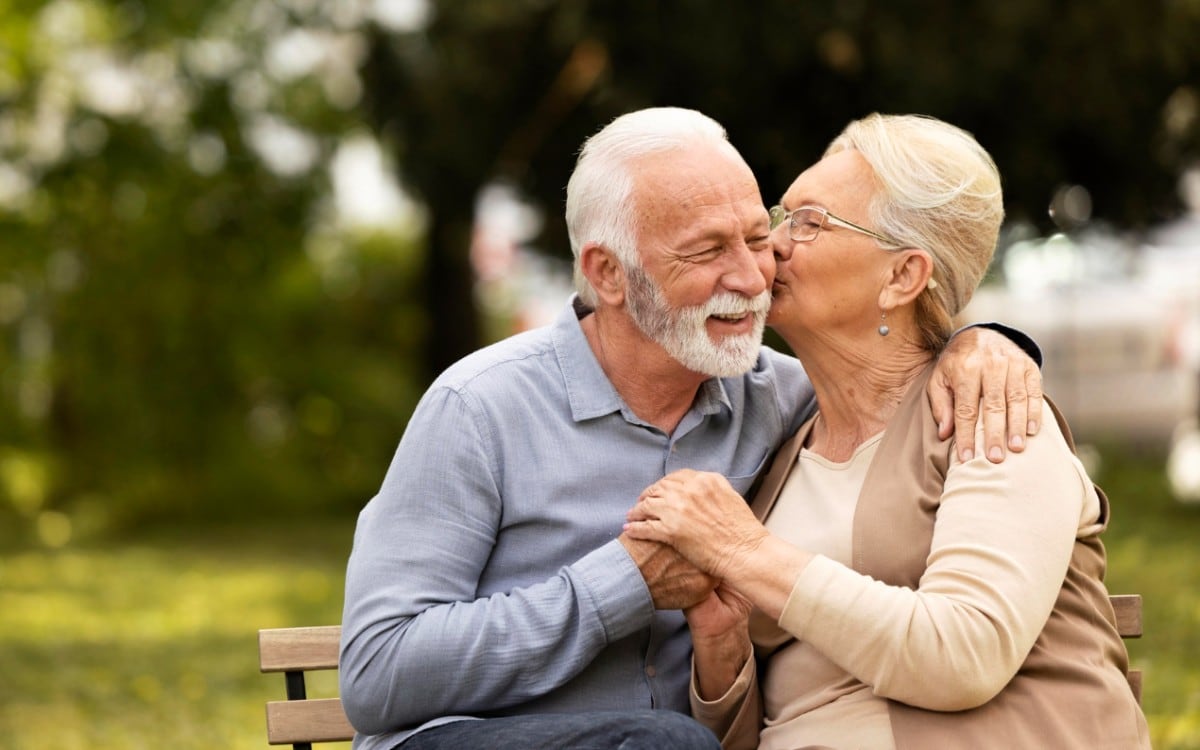 Janet Fontane, de 76 años, siempre soñó con casarse y finalmente lo logró tras conocer a su ahora esposo en un sitio de citas. (Foto referencial: Freepik)