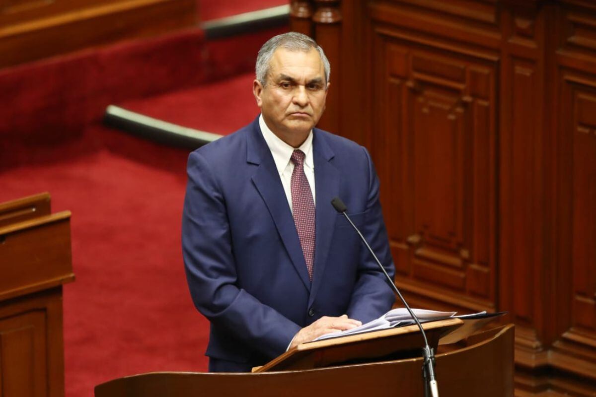 Ministro del Interior ,Vicente Romero da su descargo por las marchas en Lima y otros temas relacionados a los conflictos en el pais en el Hemiciclo del congreso de la República. (Fotos: jorge.cerdan/@photo.gec)