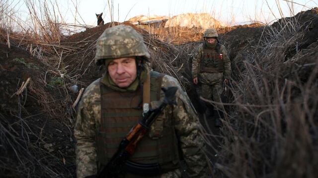 Ucrania implanta el estado de excepción en todo el país ante la amenaza militar de Rusia