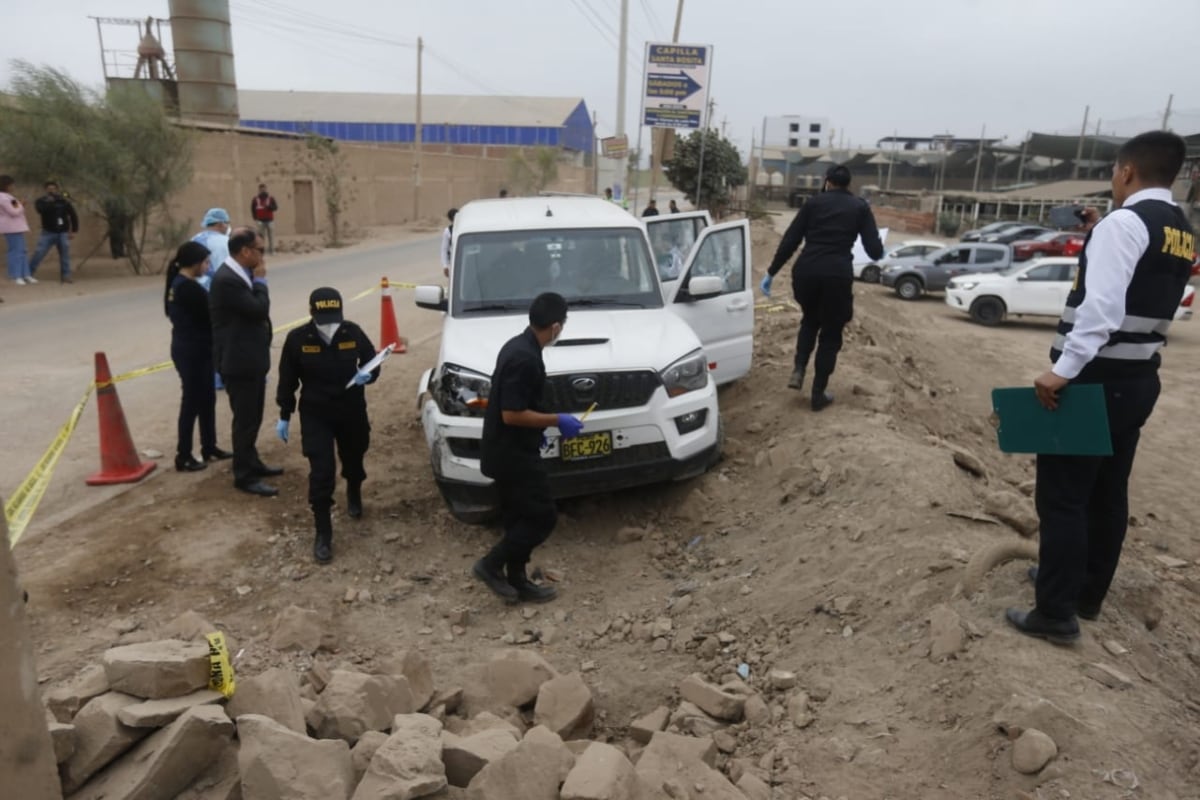 Empresario muere tras ser acribillado en su camioneta por dos sujetos en moto. (Foto: GEC)