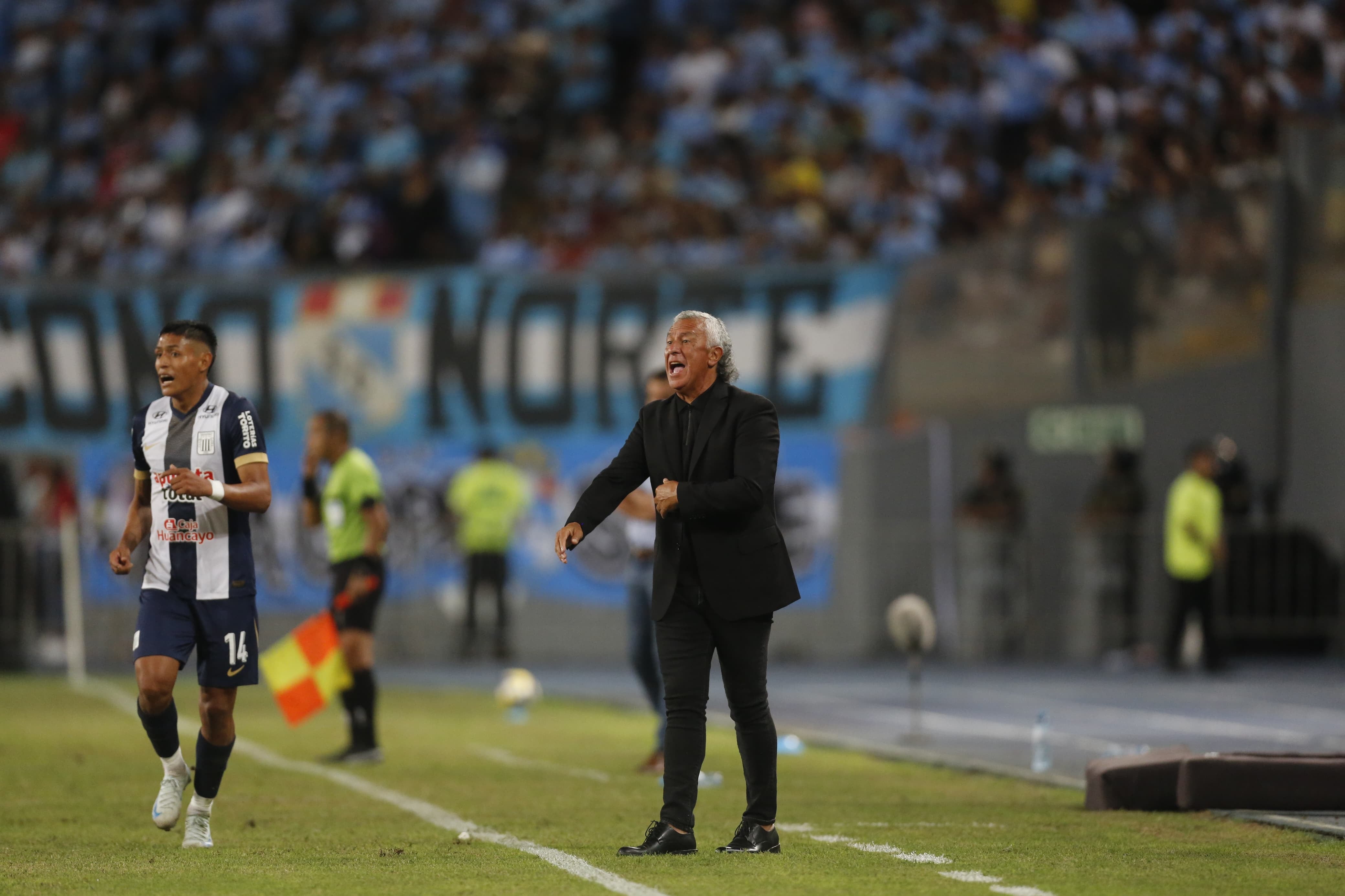 El 'Pipo' Gorosito está mostrando toda su experiencia en el fútbol en Alianza Lima. El entrenador es vital en este buen momento del cuadro blanquiazul. (FOTO: Giancarlo Ávila).