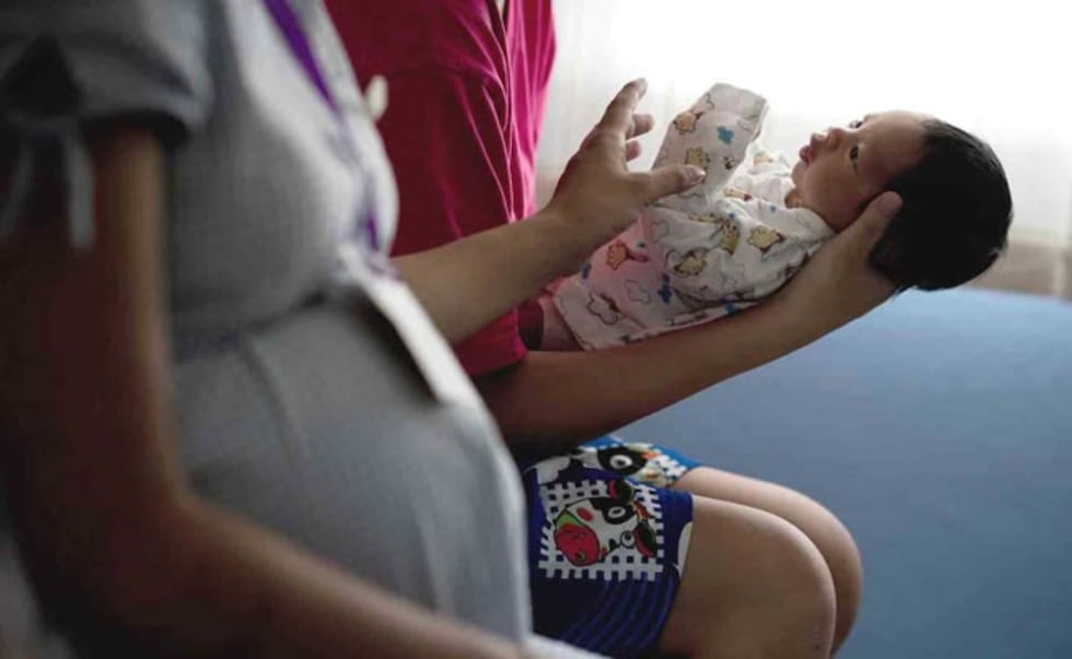 “Para las Jefas”, apoyo de 15 mil pesos | ¿Cómo postular y cuándo lo pagan el subsidio a Madres Solteras?
