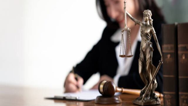 Elon Musk asegura que no vale la pena estudiar estas carreras. (Fuente: iStock)