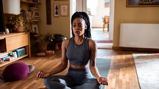 Beneficios del yoga: practica esta disciplina y libérate del estrés generado por la pandemia