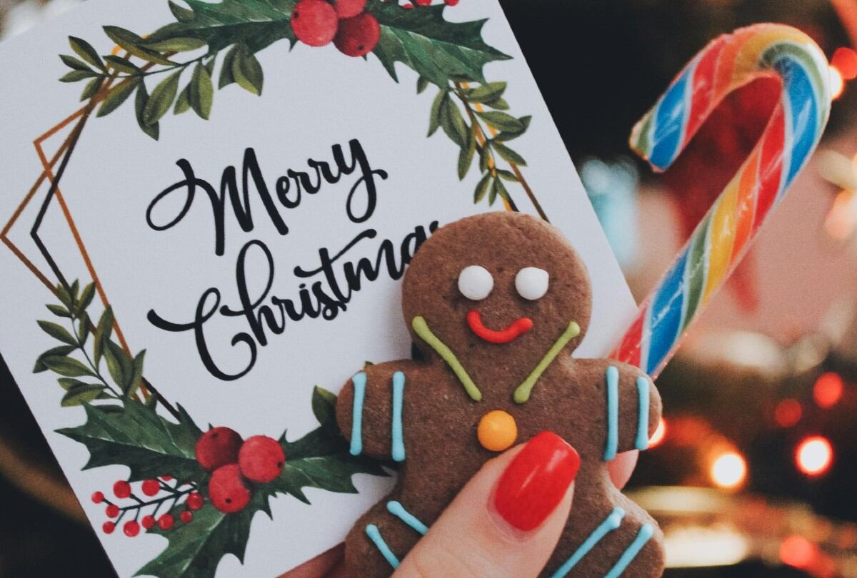 Al enviar tus felicitaciones navideñas, es fundamental recordar algunos consejos de etiqueta. (Foto: Pexels)
