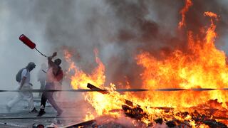 Chile: saqueos y violencia dejan dos muertos tras masiva marcha por los 2 años del estallido social | FOTOS