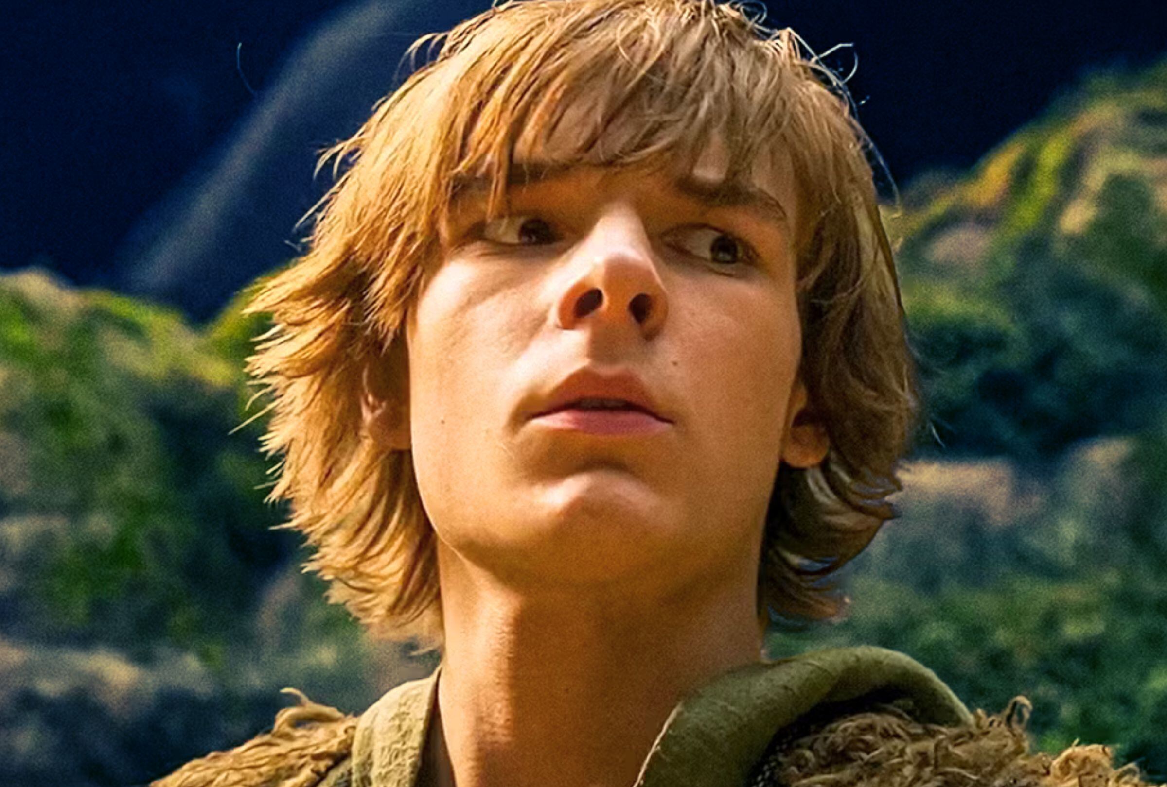 El estadounidense Mason Thames asume el rol protagonista de Hipo Horrendo Abadejo III a lo largo de la película de acción real “Cómo entrenar a tu dragón” (Foto: Universal Pictures)