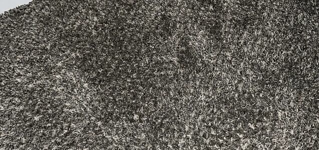 Encuentra el anillo perdido en la alfombra gris en menos de 30 segundos