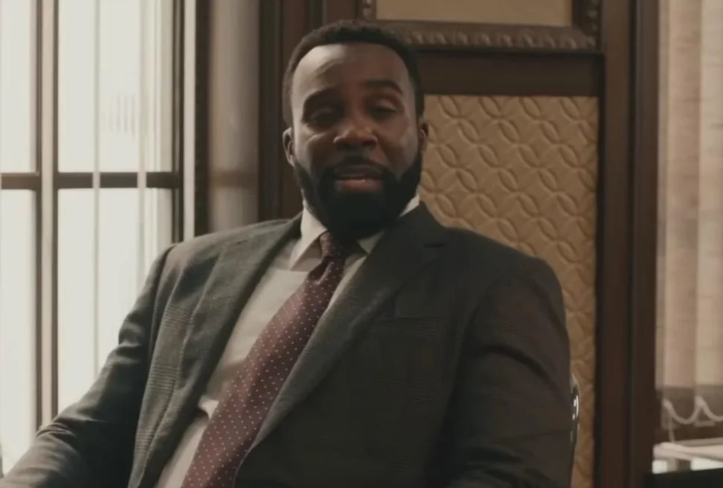 Tramell Tillman interpreta a Bill Metzger, jefe del Departamento de Control de Daños (DODC), en la película "Spider-Man: Brand New Day" (Foto: Sony Pictures Releasing)