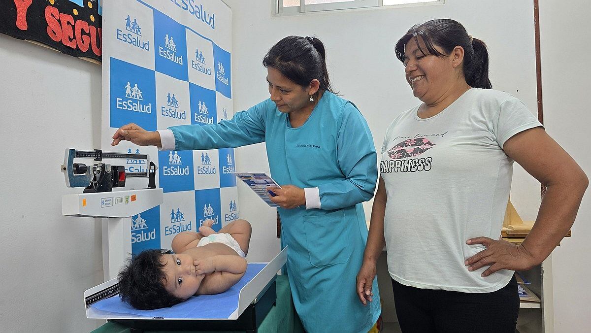 Nace un "super bebé" de más de 6 kilos en el Hospital Gustavo Lanatta de Huacho