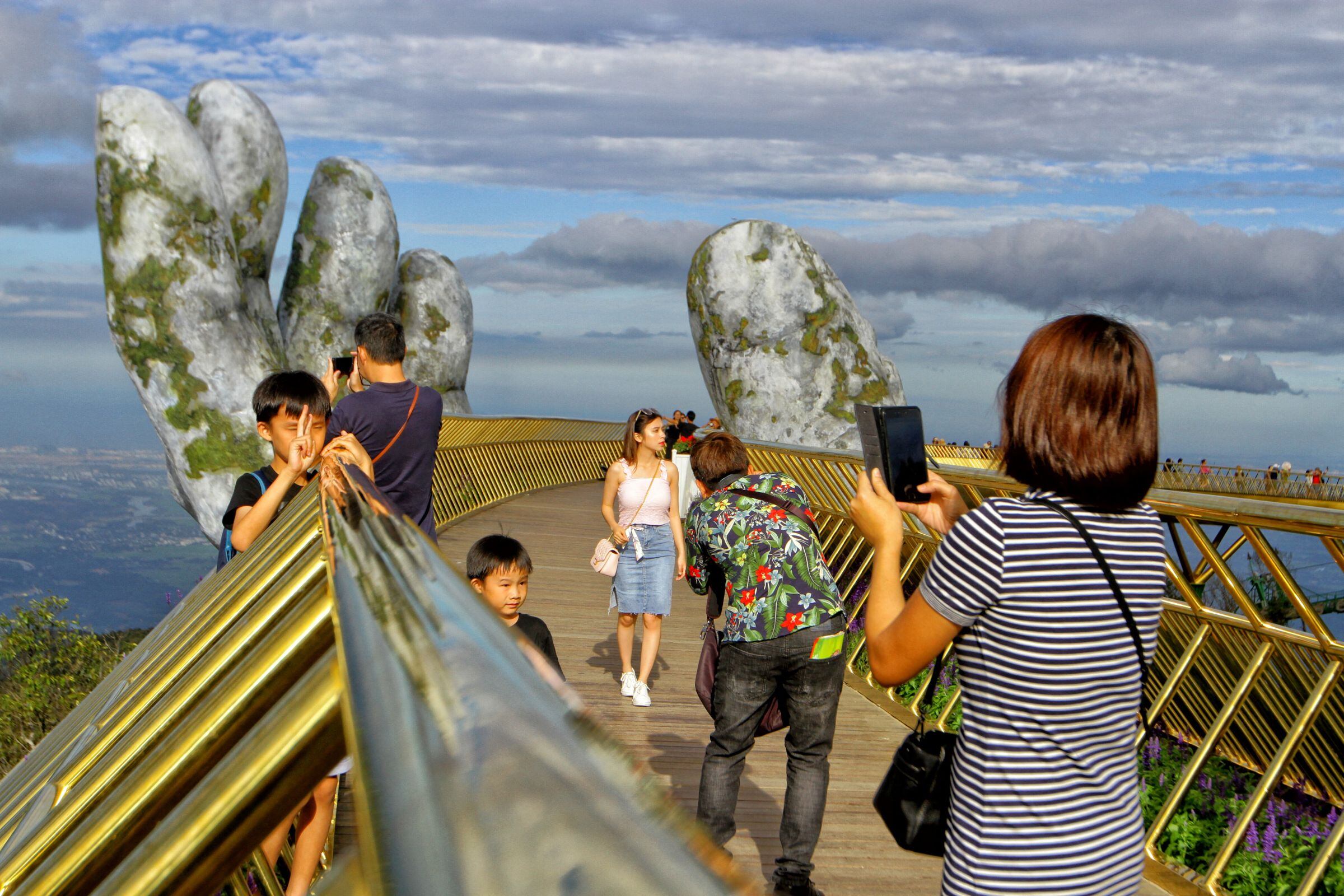 Las “Manos de Dios” atrae a muchos visitantes de todo el mundo (Foto: AFP)