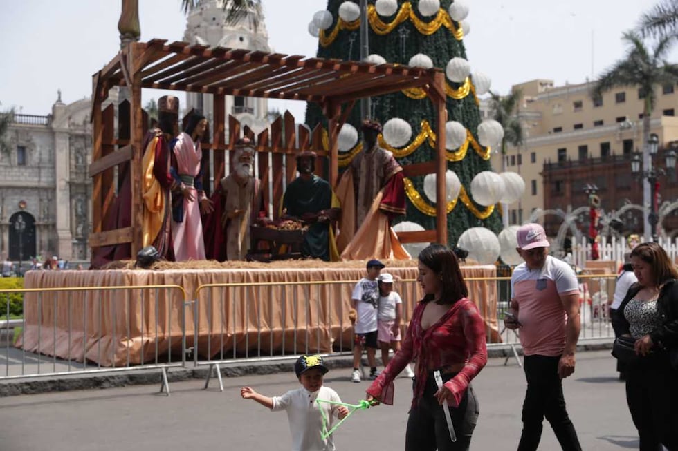 El infaltable pesebre o nacimiento que escenifica la llegada de Jesús a la Tierra. Se aprecian los Reyes Magos. Fotos: Alessandro Currarino / @photo.gec
