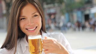 Tomar cerveza reduce el riesgo de sufrir un infarto en mujeres