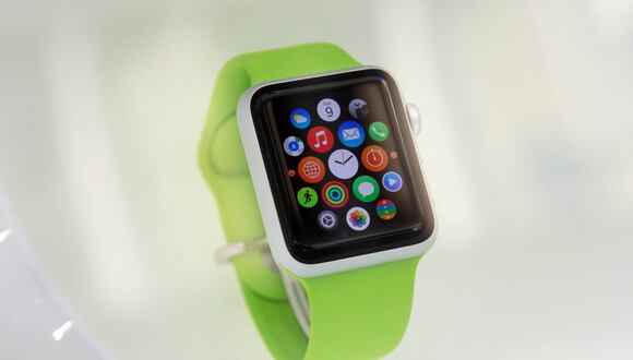 Así es el Apple Watch que se lanzó en el 2015, en tres versiones: Watch, Watch Sport y Gold Edition. (Foto: AFP)