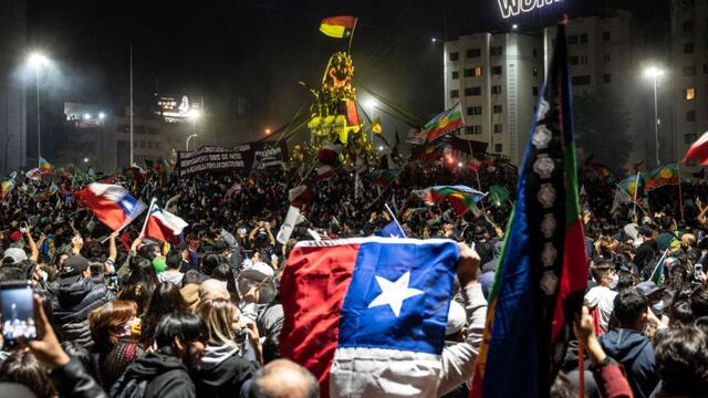 Miles toman las calles de Chile para festejar el fin de la Constitución de Pinochet | FOTOS Y VIDEOS