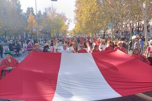 Pasacalle peruano en España, el desinterés de los jóvenes por la política y Oscorima arrepentido