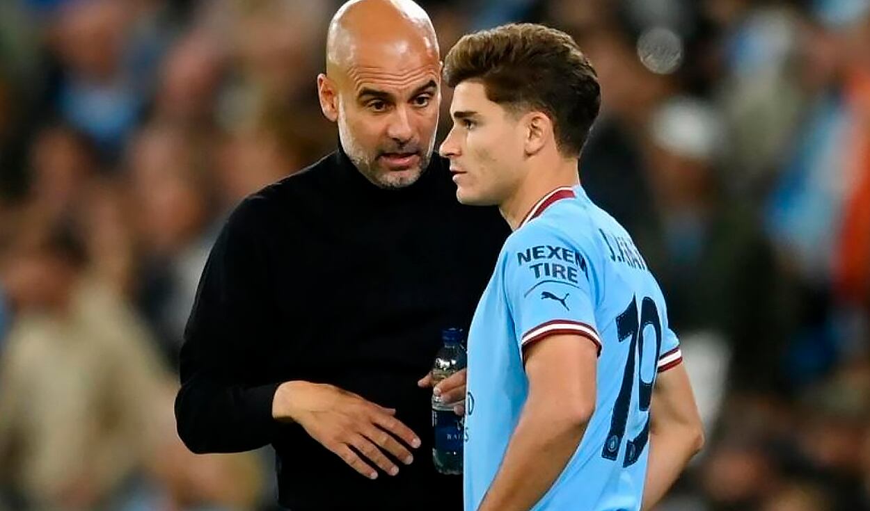 Pep Guardiola considera que Julián Álvarez sumó muchos minutos la temporada pasada con Manchester City. (Foto: AFP)