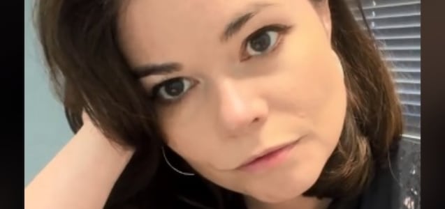 Estaba con licencia laboral por perder a su padre y su jefe le dejó un mensaje desalmado