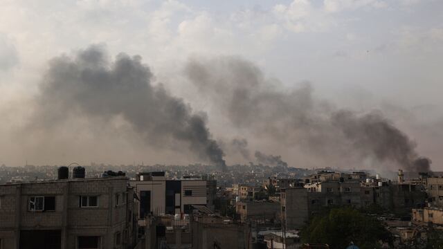 Israel continúa bombardeando Rafah pese a la firme condena internacional por ataque a campamento de desplazados