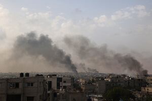 Israel continúa bombardeando Rafah pese a la firme condena internacional por ataque a campamento de desplazados