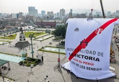 Fiestas Patrias: La camiseta “más grande” de la Blanquirroja se presentó en La Victoria