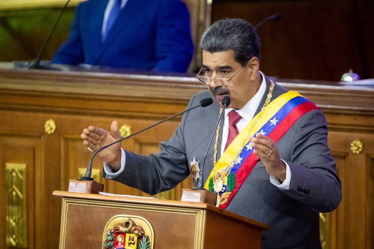 El presidente venezolano, Nicolás Maduro, presenta su rendición de cuentas ante la Asamblea Nacional, de contundente mayoría oficialista, en Caracas, Venezuela, el 15 de enero de 2024. (Foto de Rayner Peña R. / EFE)