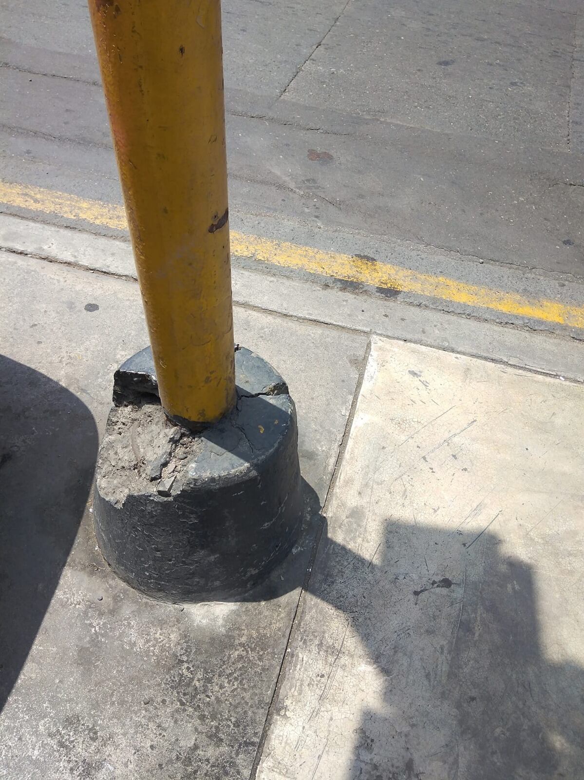 Una vecina alertó sobre el estado de otro semáforo ubicado a la altura de la cuadra 24 de Javier Prado (foto: redes sociales).