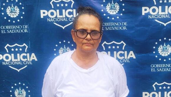 María del Tránsito Chávez de Escuintla, de 60 años de edad, quien era una de las testaferros más grandes de la pandilla Barrio 18 de El Salvador, capturada el 4 de junio de 2024. (Foto de Twitter/X @PNCSV)