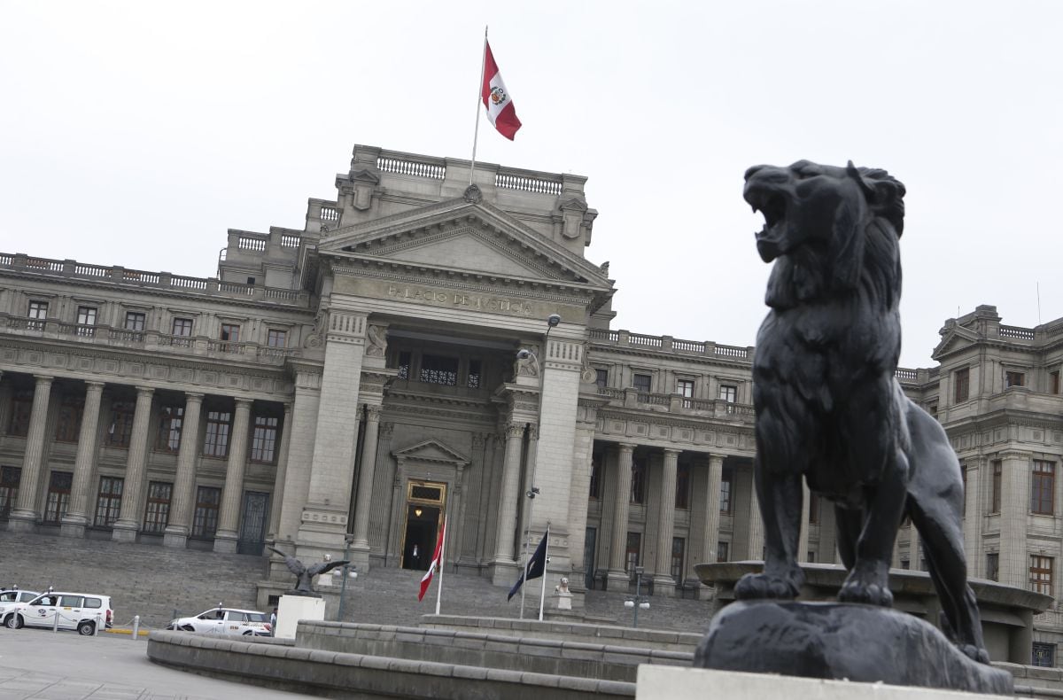 En agosto la fiscalía formalizó la investigación preparatoria contra Víctor Polay Campos y otros seis dirigentes por homicidio calificado y terrorismo por el caso Las Gardenias. (Foto: Manuel Melgar / El Comercio)