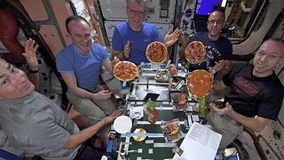 Una 'noche' de pizza en el espacio [VIDEO]