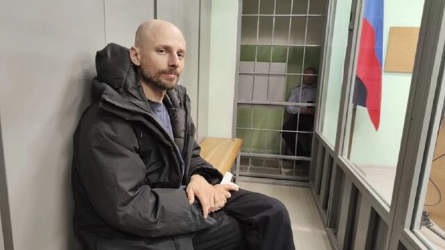 Rusia detiene a otro periodista que participó en videos para el equipo de Navalny
