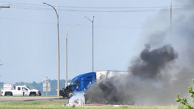 Al menos 15 muertos en un accidente entre un camión y un microbús en el oeste de Canadá