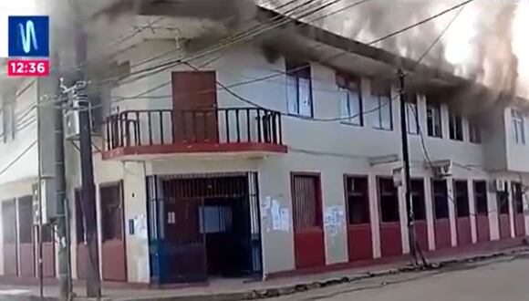 Un incendio se registró este miércoles en la sede de la Ugel de Nauta, en Loreto | Foto: Captura de video  Canal N