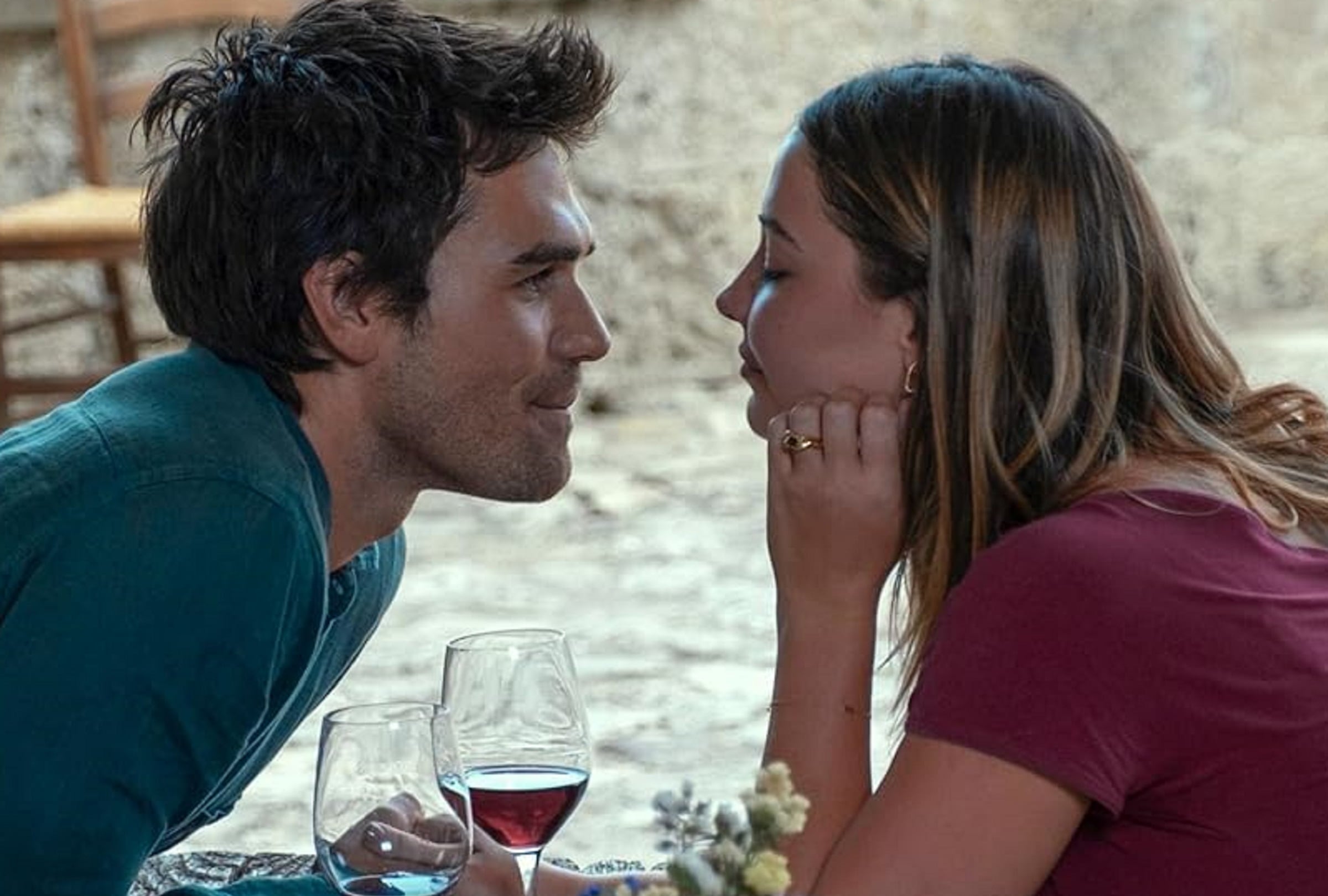 ¿Qué pasó con Jack (KJ Apa) y Heather (Madelyn Cline) al final de la película romántica "El mapa que me lleva a ti"? (Foto: Amazon Prime Video)