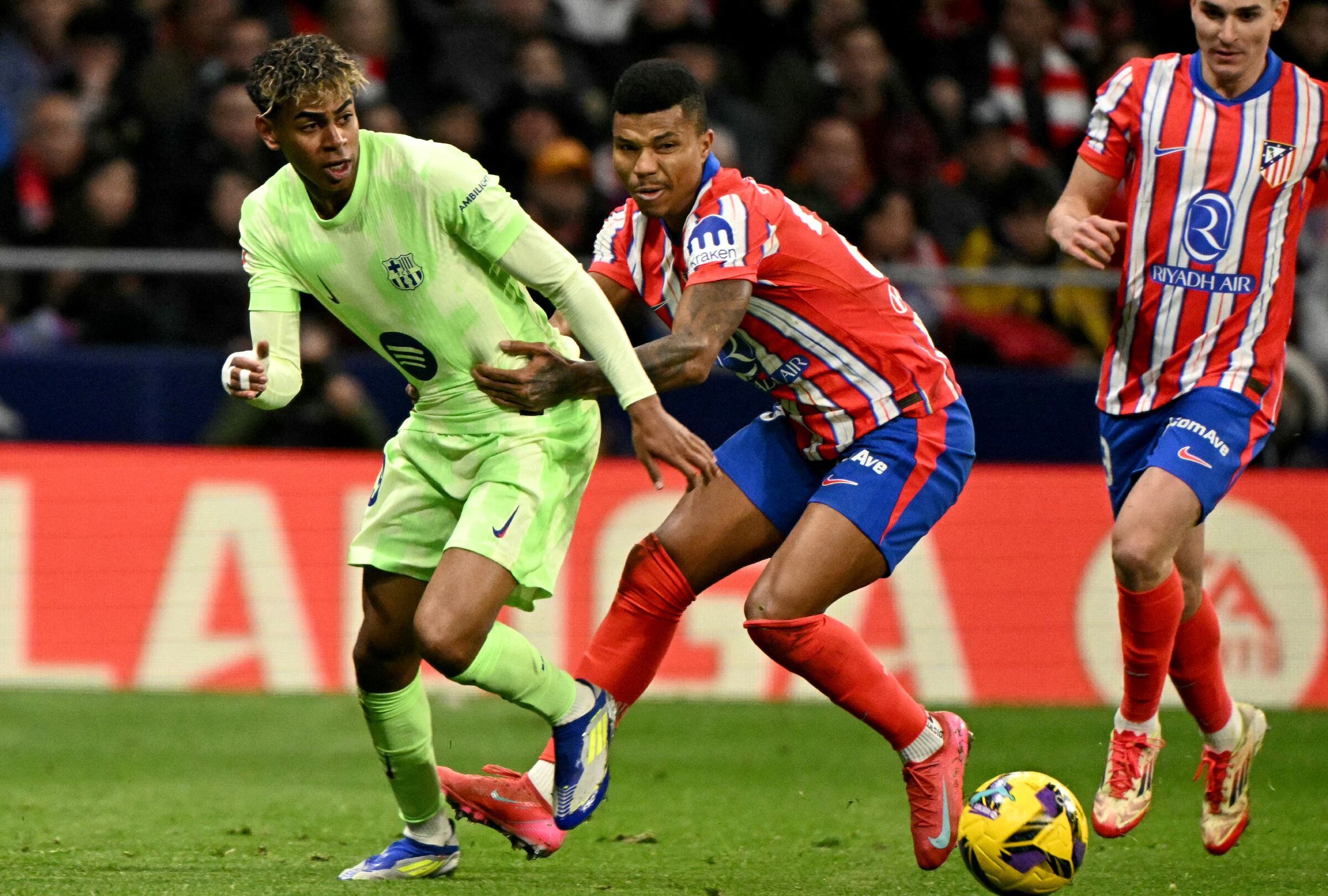 Cobertura oficial de TVE La 1 y RTVE Play EN DIRECTO y ONLINE para mirar el partido Atlético Madrid vs. FC Barcelona este miércoles 2 de abril por la vuelta de las semifinales de la Copa del Rey 2025 (Foto: AFP)