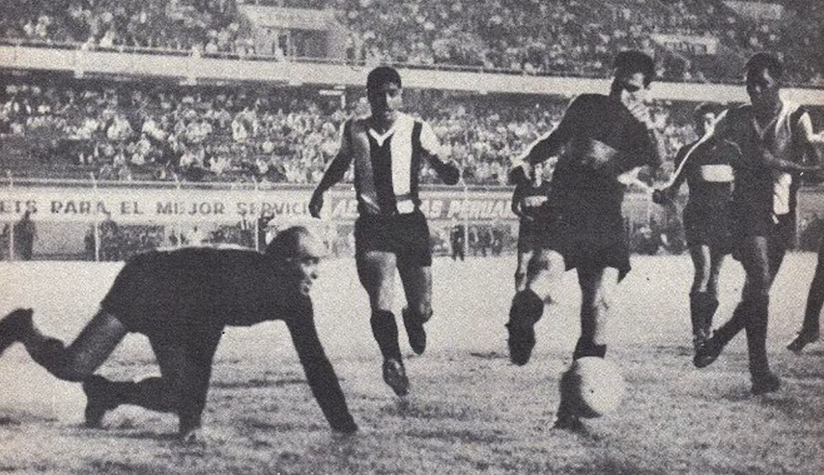 Es la única victoria que registran los blanquiazules en este mítico estadio. El marcador fue de 1-0 con anotación de Victor ‘Pitín’ Zegarra, quien acompaña al plantel blanquiazul en Argentina.