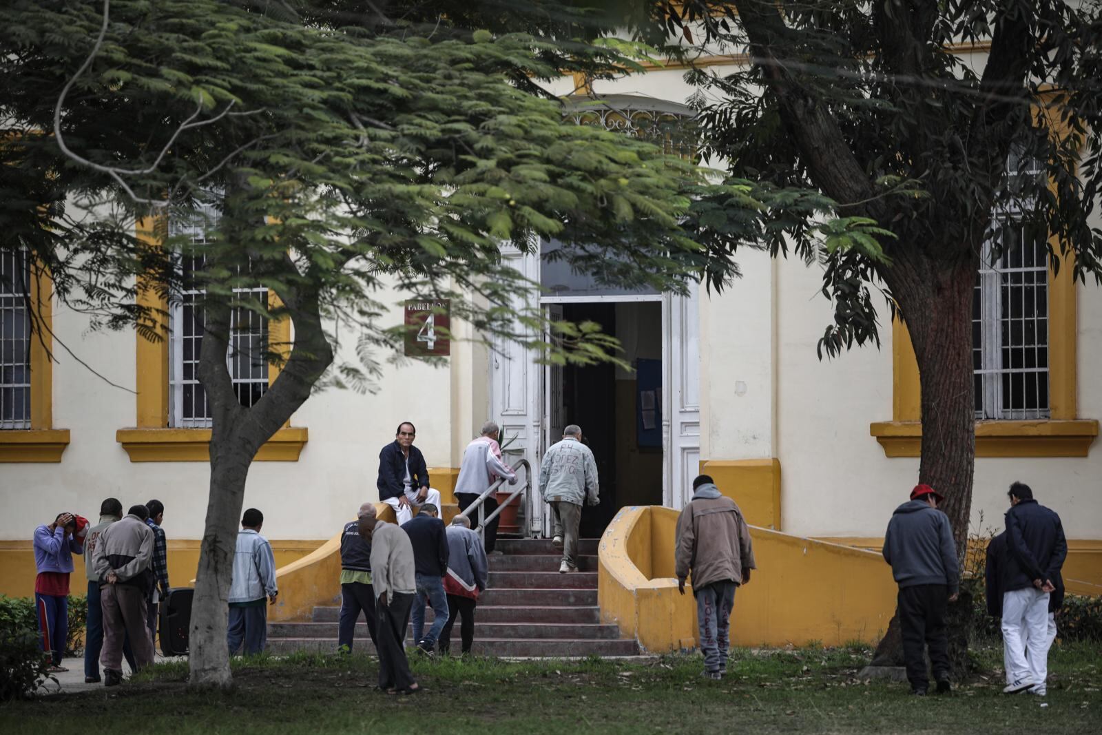 El hospital aún alberga a 357 pacientes en sus pabellones de hospitalización, un número importante de ellos en situación judicializada. Es decir, por haber cometido una acción imputable (faltas o delitos ante la ley).(Joel Alonzo)