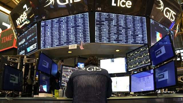 Wall Street abre mixto, impulsado por una subida en las acciones de Nvidia