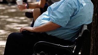 El sobrepeso a los 50 años adelanta la aparición del Alzheimer