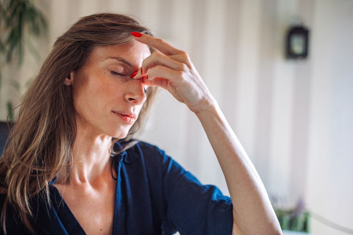 El aura generalmente desaparece en una hora y suele ir seguida de dolor de cabeza. (Foto: South_agency / iStock)