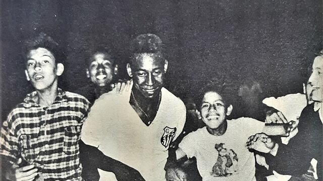 Pelé, Yashin, Garrincha y otras fotos inéditas de cracks mundiales que visitaban el Perú en los veranos de los 70 