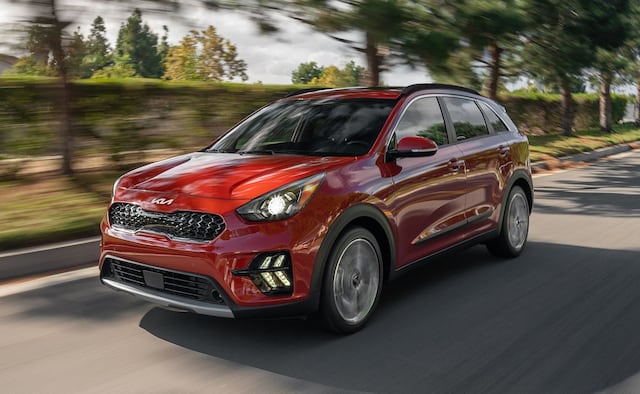 Kia Niro. Es un modelo híbrido y el octavo vehículo electrificado más vendido durante junio con un total de 8 colocaciones. Durante el primer semestre del 2023 matriculó 55 unidades, siendo el modelo número 11 más vendido en lo que va del año.