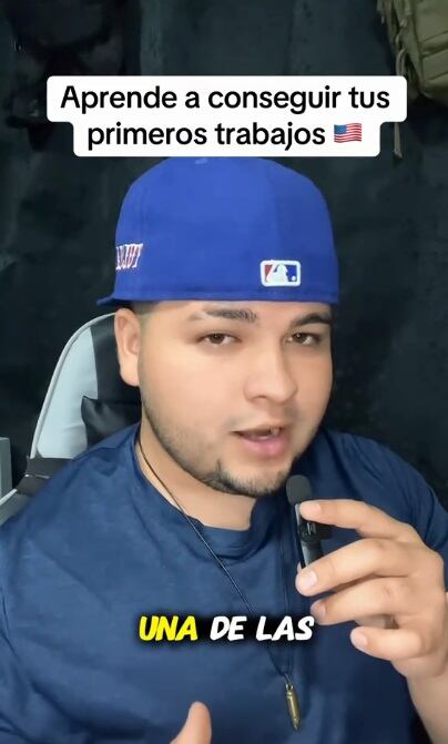 El joven señaló que no se necesita ser experto, sino aprender el oficio, hacer contactos y promocionarse en redes sociales. (Foto: @alfcastellanoss_ / TikTok)