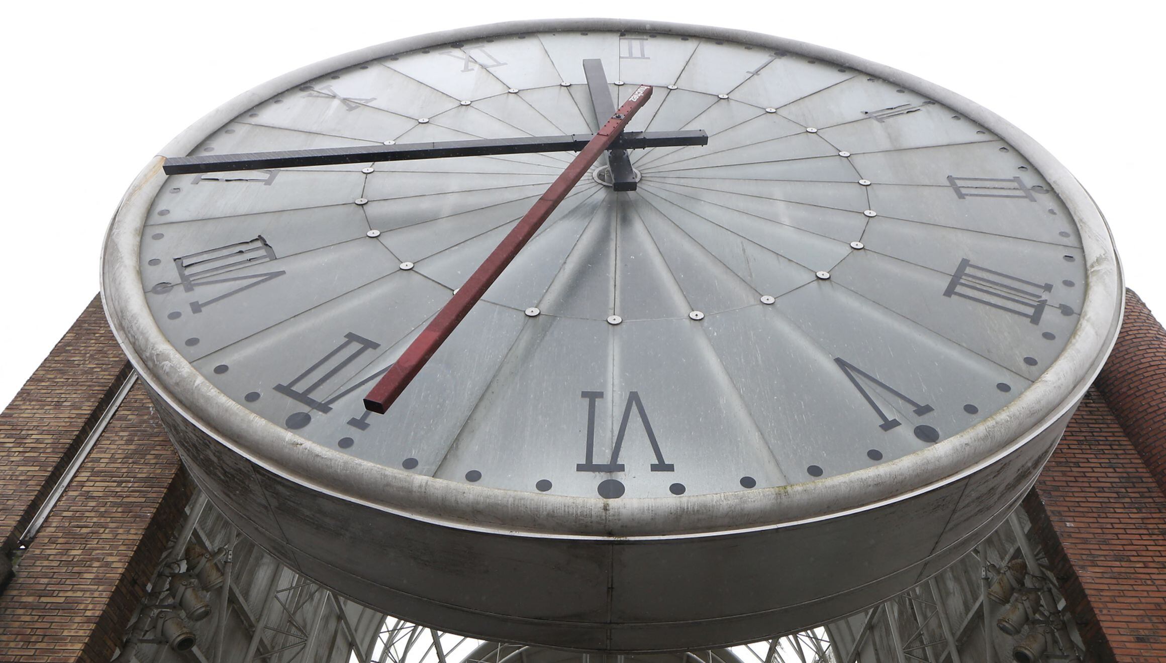 El cambio de horario lo adoptan unos 70 países (Foto. AFP)
