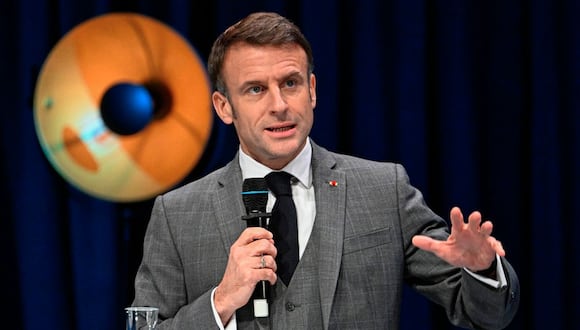 El presidente francés, Emmanuel Macron, pronuncia un discurso durante la 18.ª edición de la conferencia francesa sobre economía marítima, en Nantes, oeste de Francia, el 28 de noviembre de 2023. (Francia) | Foto: EFE/EPA/DAMIEN MEYER