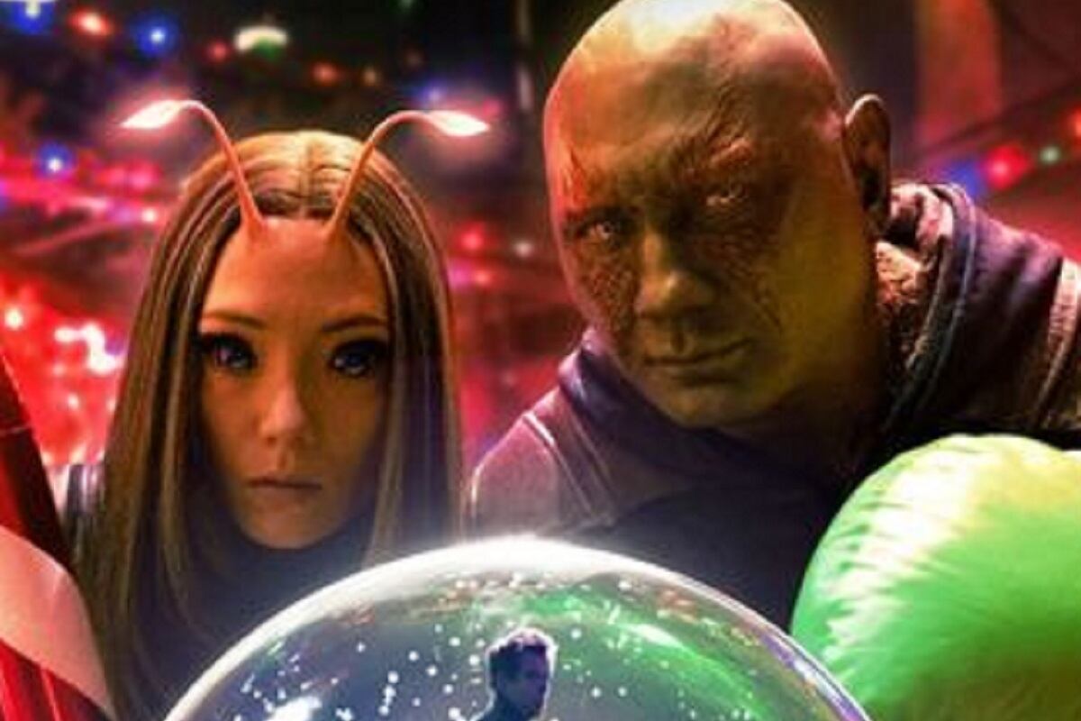 Mantis y Drax viajaron a la Tierra para conseguir un regalo para Quill en "Guardianes de la galaxia: Especial de las fiestas" (Foto: Marvel Studios/ Disney Plus)
