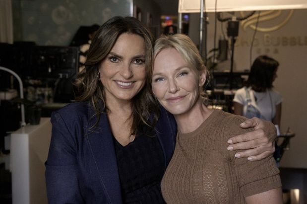 Mariska Hargitay y Kelli Giddish en "La ley y el orden. Unidad de víctimas especiales".