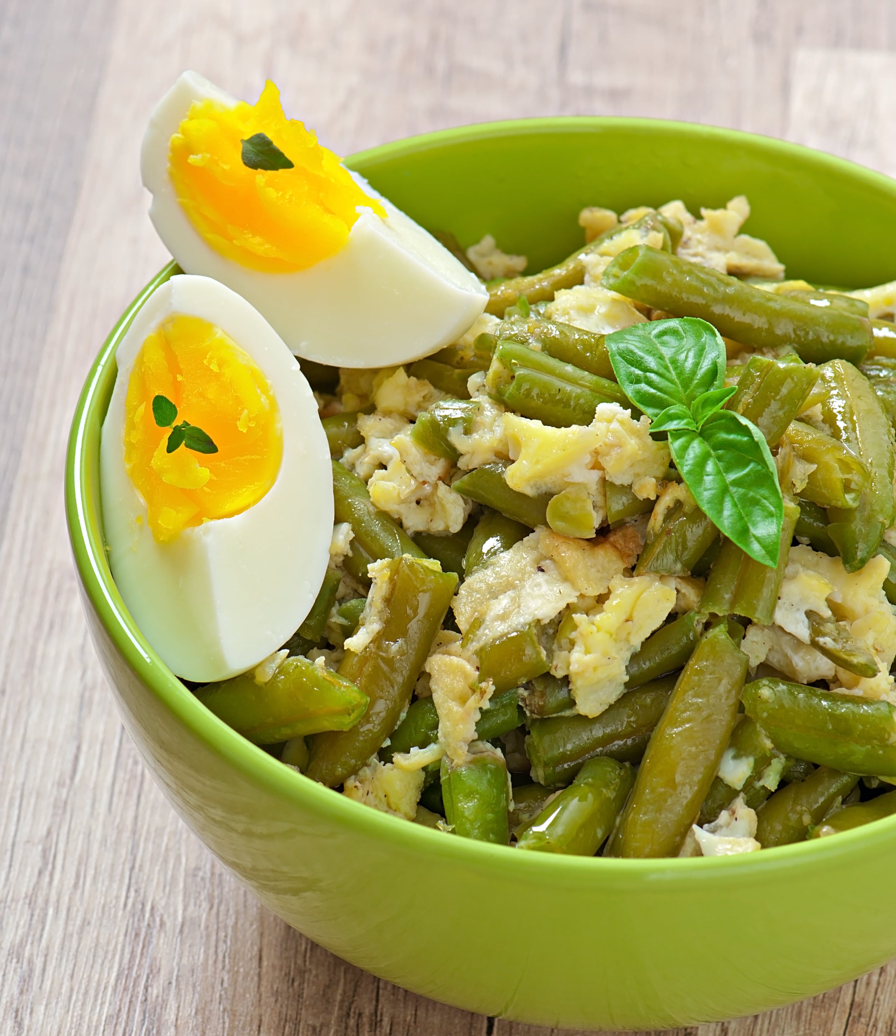 Un plato con judías verdes no puede faltar en la cena del Día de Acción de Gracias. Además, se puede cocinar de diferentes maneras, así que puedes sorprender a tu familia con recetas totalmente innovadoras (Foto: Freepik)