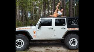Instagram: La bella fanática del yoga y los Jeep